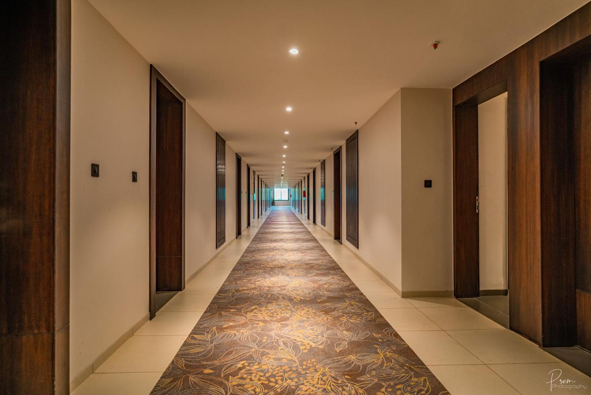 Hotel Omaya Garden Raipur  Exterior photo