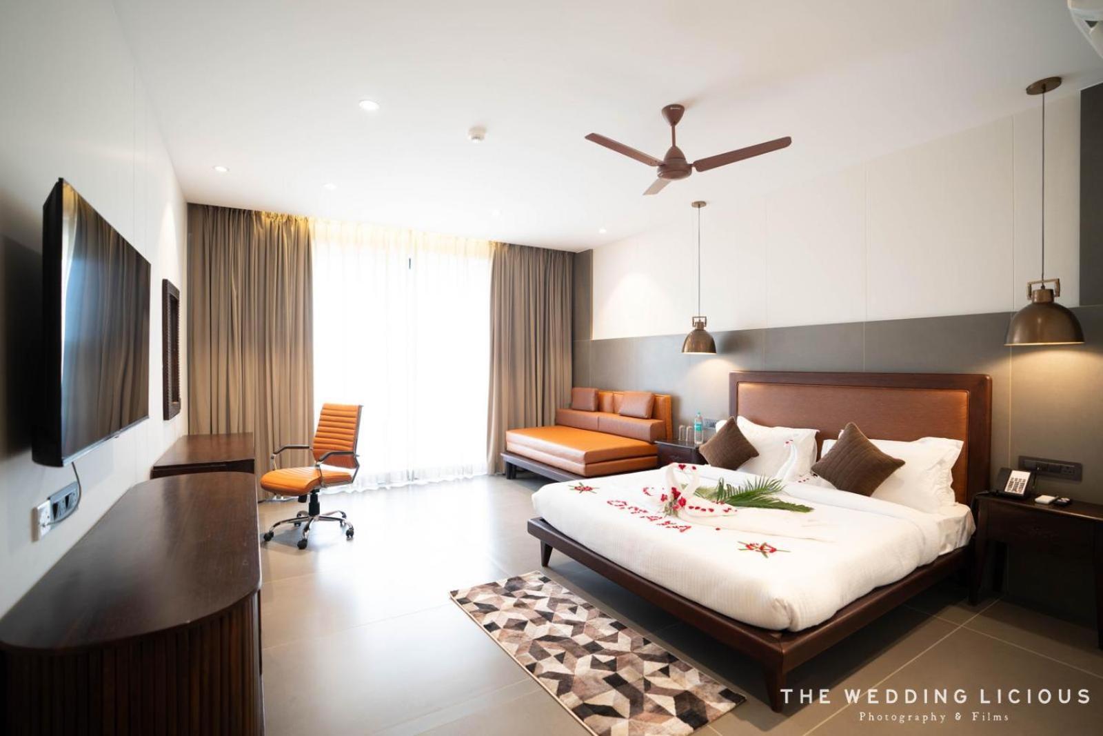 Hotel Omaya Garden Raipur  Exterior photo