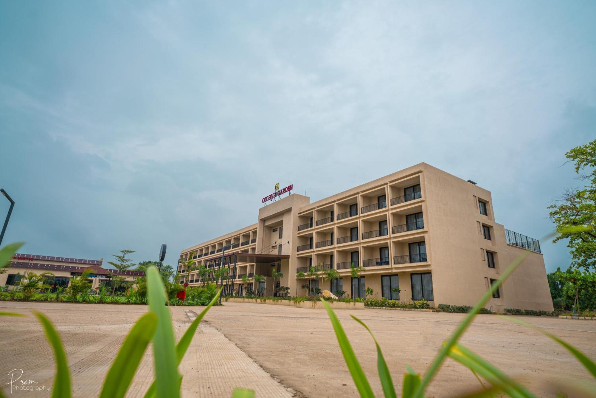 Hotel Omaya Garden Raipur  Exterior photo